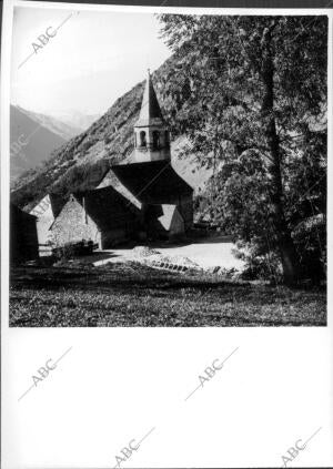 Iglesia del poblado de Baguergue al pie de las Montañas