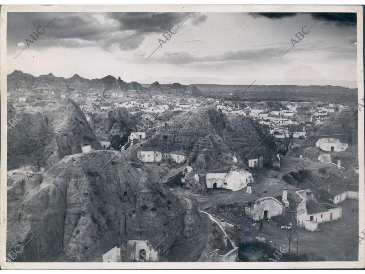 vista-general-de-las-cuevas-de-guadix-archivo-abc