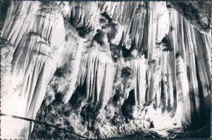 Detalle De "las Pieles" en la gruta de las Maravillas