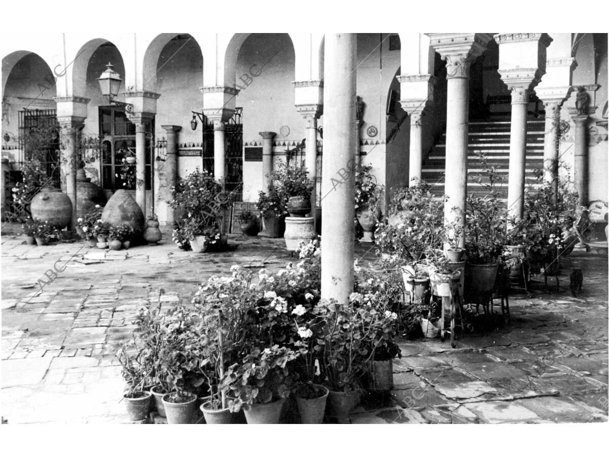 Patio de La "casa de los Artistas" fecha Aproximada Archivo ABC