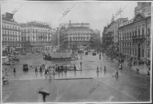 Podemos ver los anuncios luminosos en la parte superior de los edificios