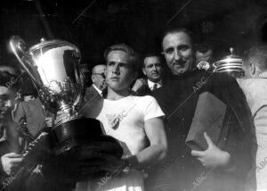 Ganador de atletismo del colegio de nuestra Señora del Pilar, en los Juegos...