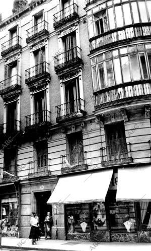 Casa de la calle del Príncipe, esquina Huertas, donde Recibió Ramón y Cajal la...