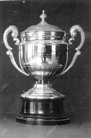 Copa del campeonato del Generalísimo, ganada ante el celta de Vigo, en...