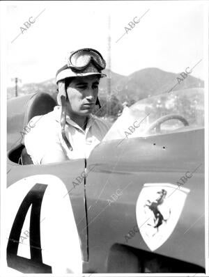 El Marqués de Portago al volante de su Ferrari