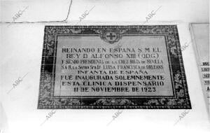 El Rey D. Alfonso Xiii (Q.D.G.), y Siendo presidenta de la cruz Roja de Sevilla...