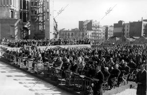 Un aspecto de la explanada de la Sagrada Familia, durante la misa allí celebrada...