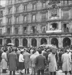 Pregón de las fiestas de <strong>San</strong> <strong>Isidro</strong> 1957 en la Plaza Mayor de <strong>Madrid</strong>