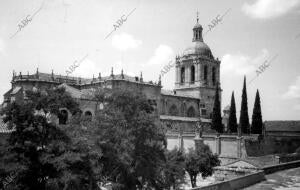 Perspectiva de la catedral de ciudad Rodrigo del siglo Xii (Salamanca)