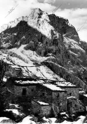 Vista de la montaña del pueblo Bulnes (Asturias)