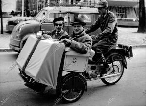 Pousse-Pousse, ciclomotor de 3 Plazas