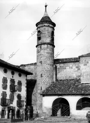 Casa y torre Cilíndrica del pueblo de Donamaria (Navarra)