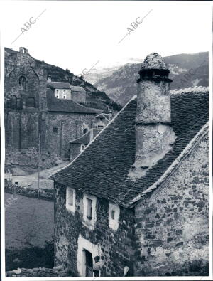 El poblado de su magno templo Románico