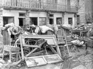 Daños materiales tras la inundación de Ribadelago en 1959