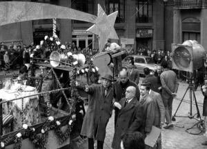 Luis García Berlanga durante el rodaje de «Plácido»