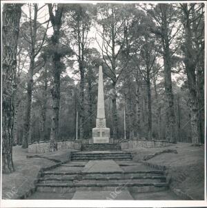 Monumento A franco en el lugar desde donde Partió para la península