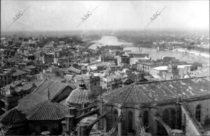 Vista parcial de Tortosa y del Ebro desde la fortaleza de Zuda (Tarragona)