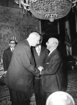 Entrevista en el palacio de el pardo entre franco y el general de Gaulle