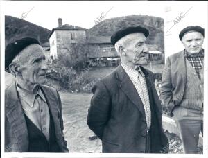 Tres Hombres del pueblo de Huelde