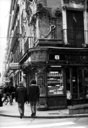 Droguería Convencial en la calle Felipe Iii Fundada en 1852