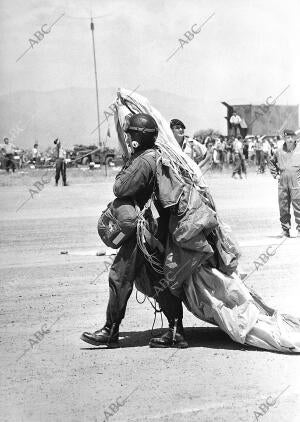 XXV aniversario de la fundación de las fuerzas paracaidistas del Ejército de...