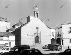 Vista de la iglesia de la Puebla de Montalban (Toledo)