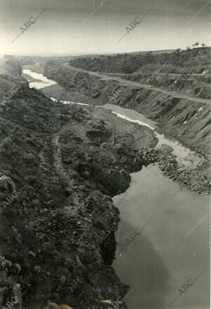 Cauce de agua próximo al pantano del Gergal