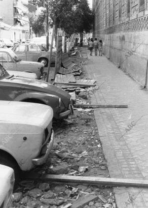 Una de las Calles de Leganés, llena de Escombros y Basura, ya que no Existía...