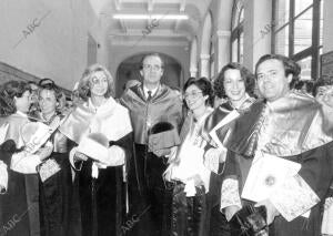 S. M. la Reina en la Universidad de Valladolid durante el acto de investidura...