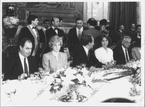 Un aspecto del almuerzo con que Fueron Obsequiados los Príncipes de Gales en el...