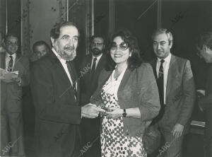Marichari González Vegas recoge el premio de la Cámara de Comercio por su...