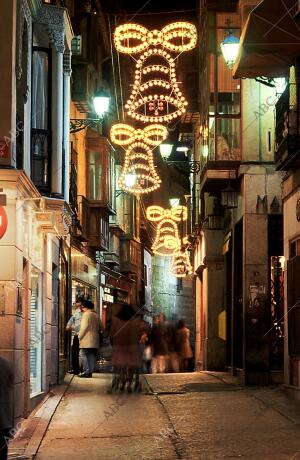 Calle hombre de palo con Luces Navideñas