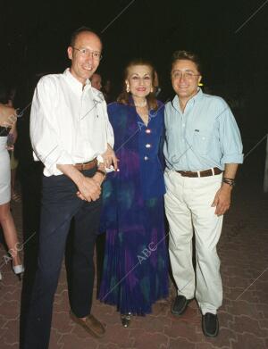 Victorio y Lucchino junto a Gracia Montes