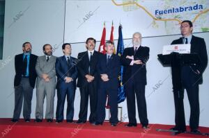 El alcalde, Pablo Zúñiga, a la izquierda, durante la presentación del Metrosur