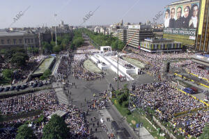 Multitudinaria misa de canonización de cinco nuevos santos españoles en la Plaza...