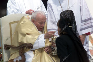 Misa de canonización presidida por Su Santidad el Papa Juan Pablo II, celebrada...