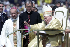 Misa de canonización presidida por Su Santidad el Papa Juan Pablo II, celebrada...