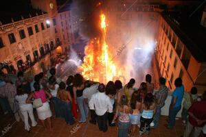 Hogueras Alicante crema de la hoguera del ayuntamiento Vicente Lillo Soler