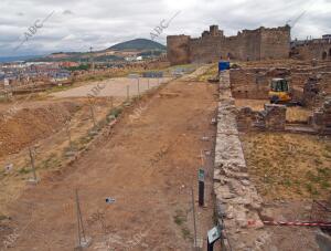 Ponferrada, Leon, foto Heras Restauracion del castillo templario de Ponferrada ,...