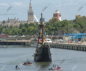 Llegada al muelle de las Delicias de Sevilla de la nao Victoria