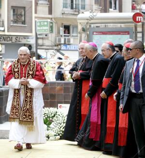 El Papa rezó una oración acompañado de los Principes y las autoridades en al...