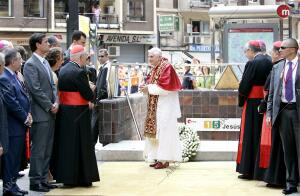 El Papa rezó una oración acompañado de los Principes y las autoridades en al...
