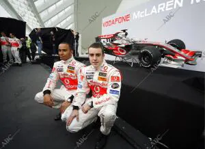 El Team Vodafone Mclaren Mercedes, ha presentado su nuevo coche y A sus Nuevos...