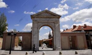 Alcalá de Henares. Madrid. Puerta de Madrid