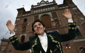 Diego Ventura sale a hombros del a plaza de Las Ventas