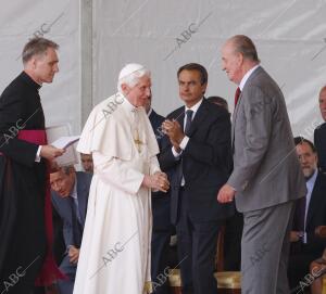 Llegada de Ss el papa Benedicto Xvi al aeropuerto de Barajas para participar en...