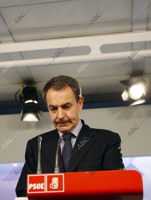 rueda de prensa del presidente del goibierno jose luis rodriguez zapatero tras...