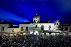 Salida de la Virgen del Rocio de su Ermita