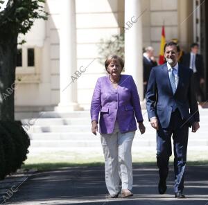 en la imagen el presidente del gobierno mariano rajoy con la canciller alemana...