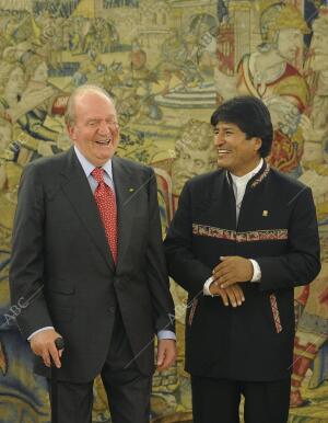 El rey don Juan Carlos recibe en audiencia al presidente de Bolivia, el señor...